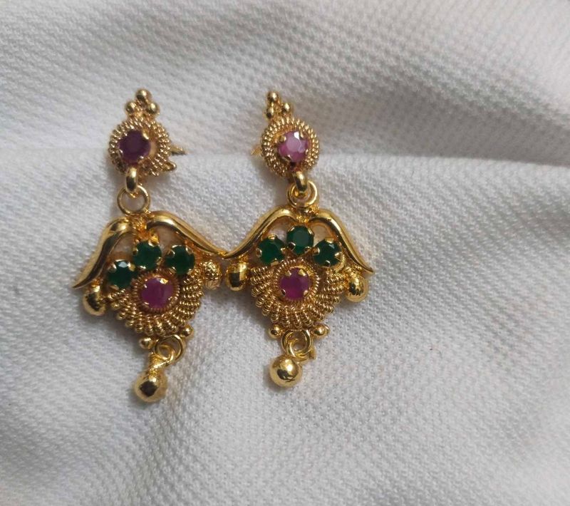 Elegant Gold-toned Traditional Earrings