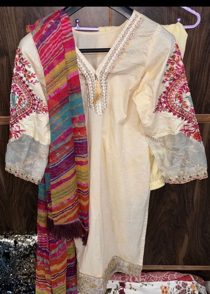 Set of 2 Beautiful Pakistani suit