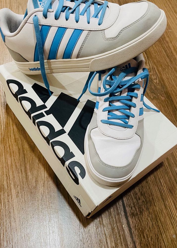 Adidas Sneakers