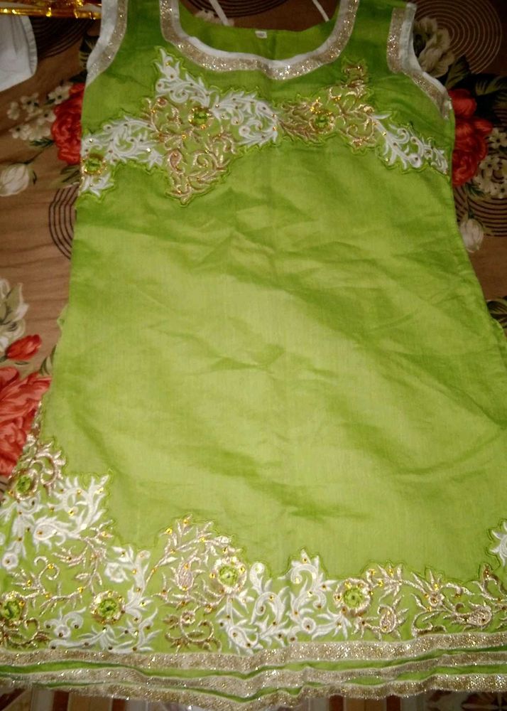 Beautiful Green Embroidered Kurta