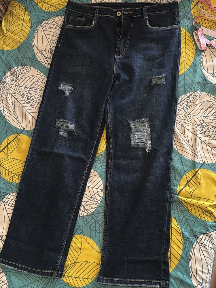 Distressed Wide Leg Jeans