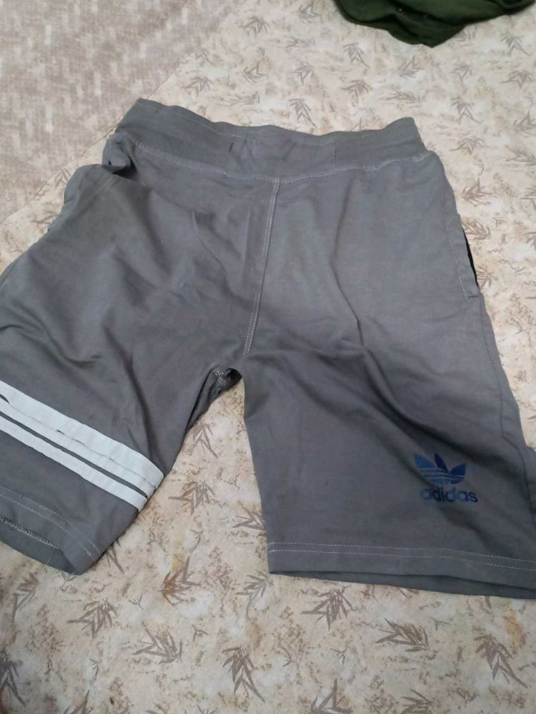 Grey's men Nicker