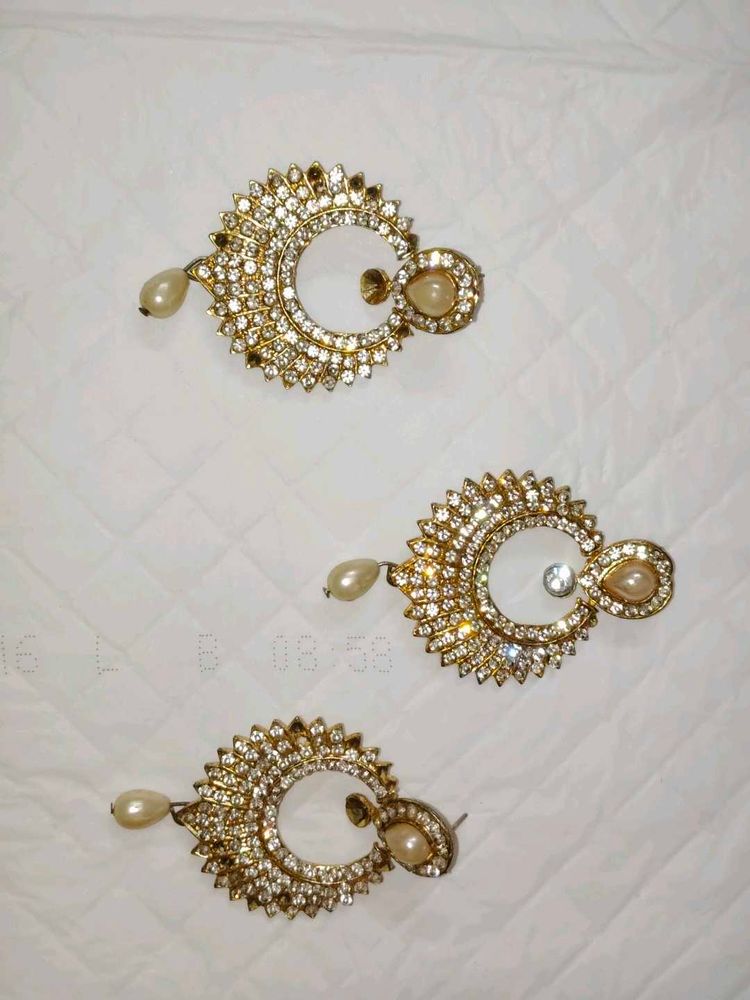 Elegant Gold Earrings with pendant