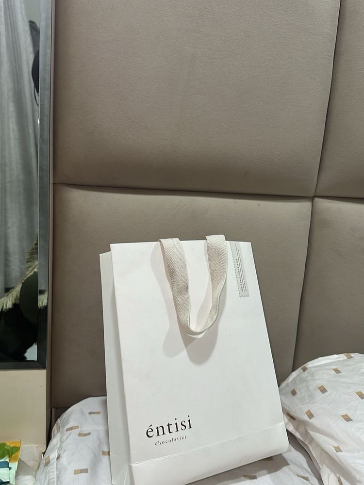 Entisi Chocolates Gift Bag