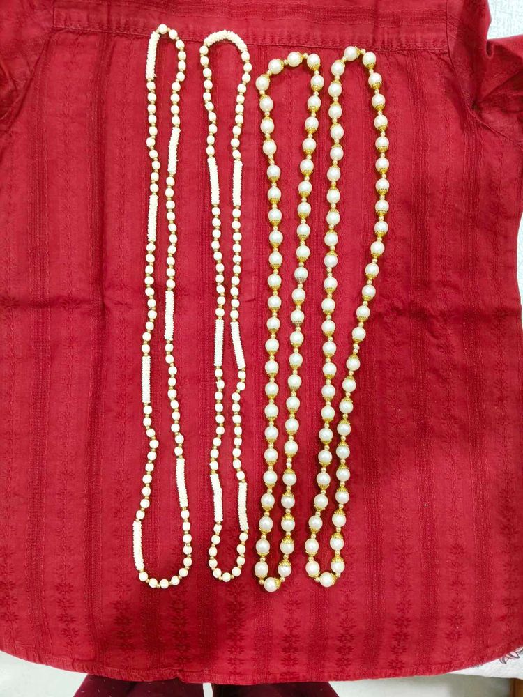 4 Pearl Necklaces with velvet pouch