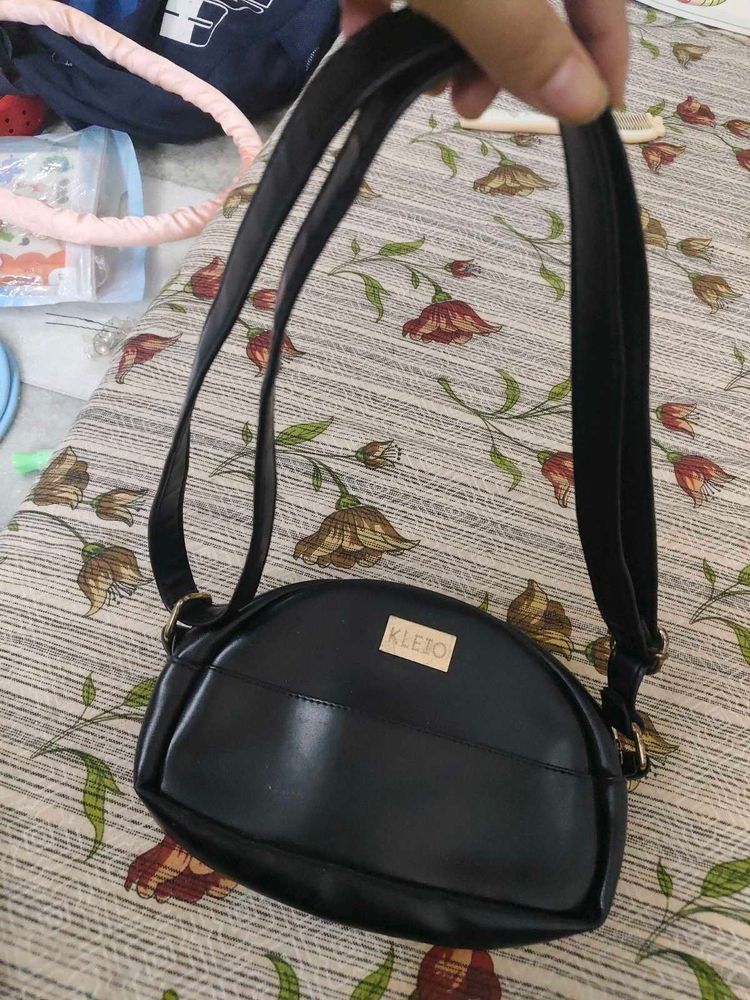 Chic Black Crossbody Bag