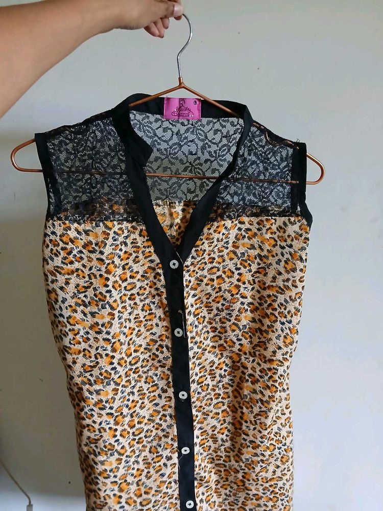 Chic Sleeveless Leopard Print Top with Black Lace