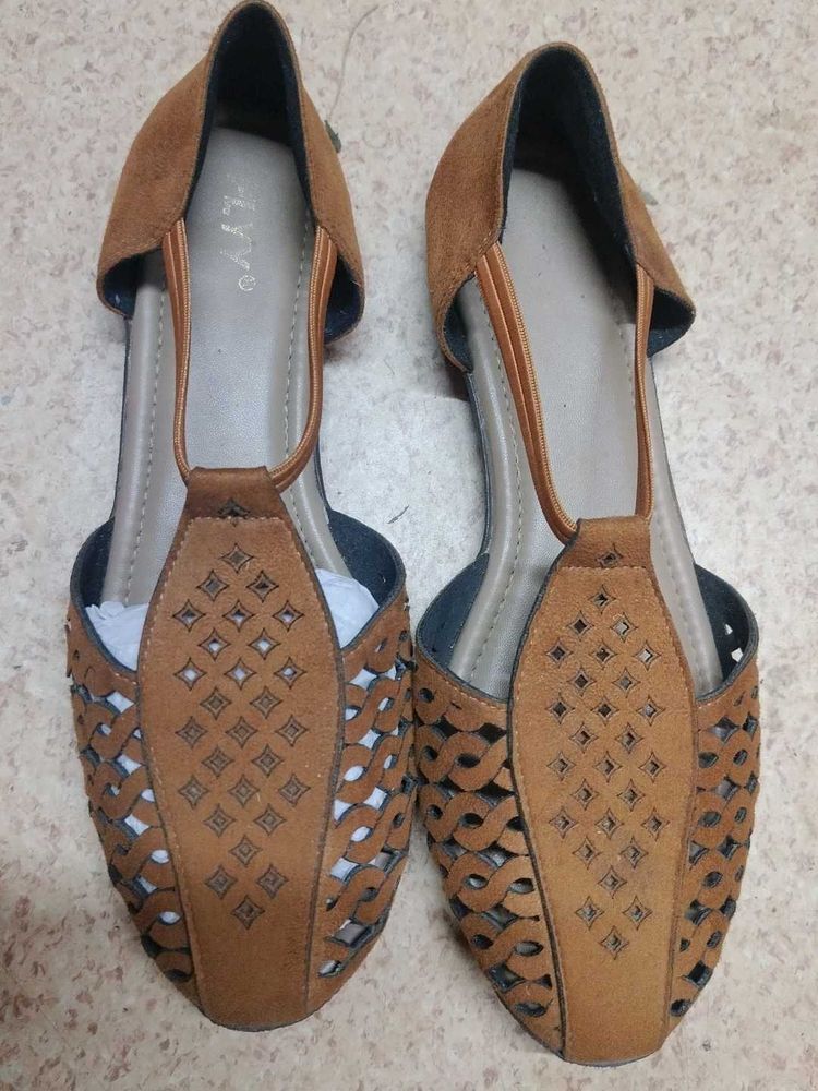 Stylish Brown Cutout Flats