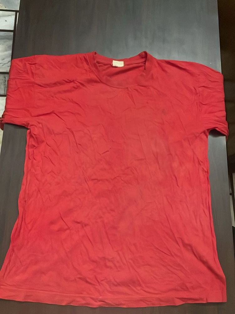 Red Basic T-Shirt