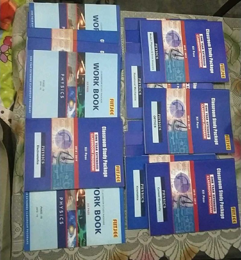 FIITJEE Physics Modules with WorkBook