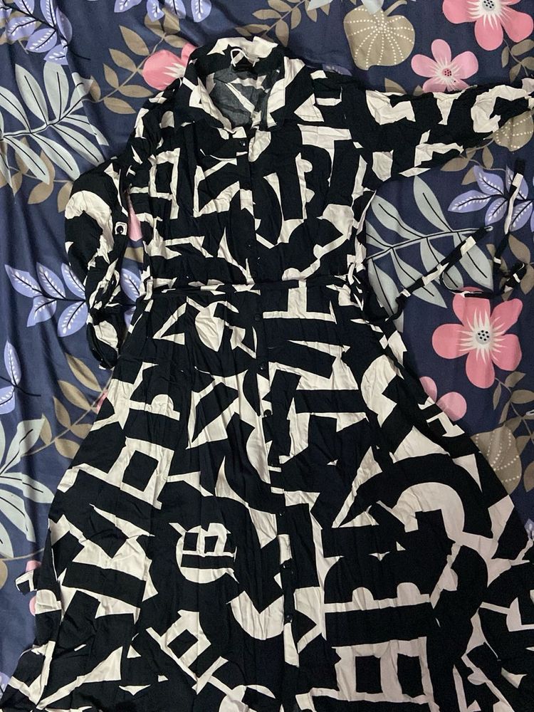 Monochrome Graphic Print Midi Dress