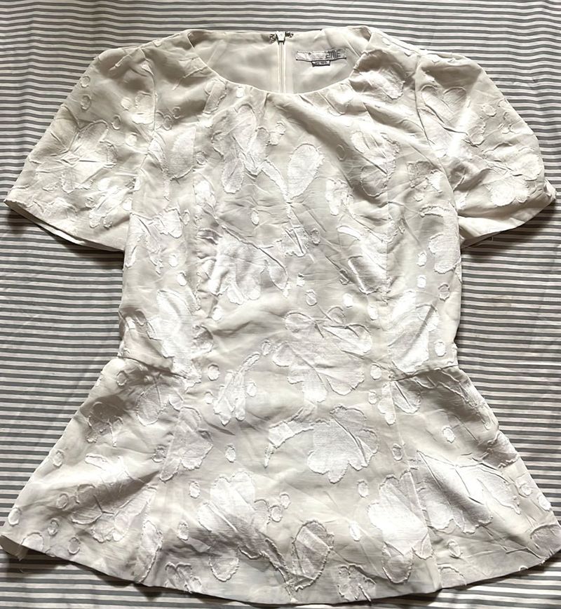 Elegant Textured Short Sleeve Peplum Top