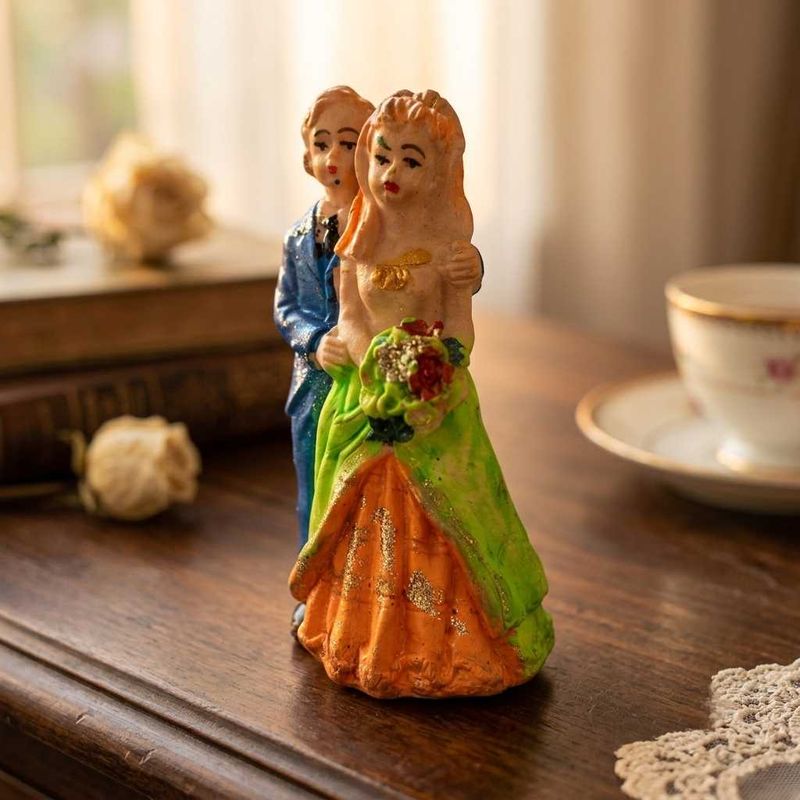 Vintage Couple Figurine Showpiece