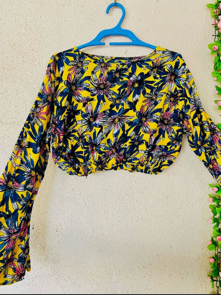 Floral Crop Top - Vibrant &amp; Stylish