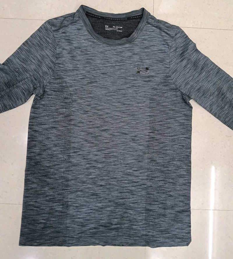 Under Armour Long Sleeve T-Shirt