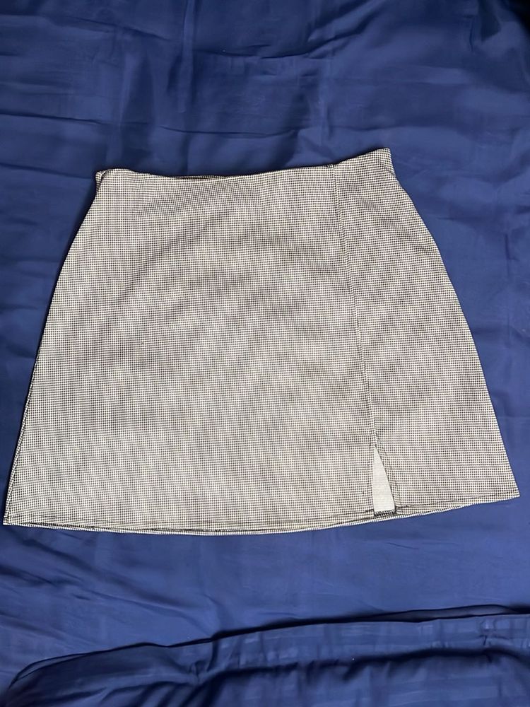 Stylish H&amp;M mini skirt