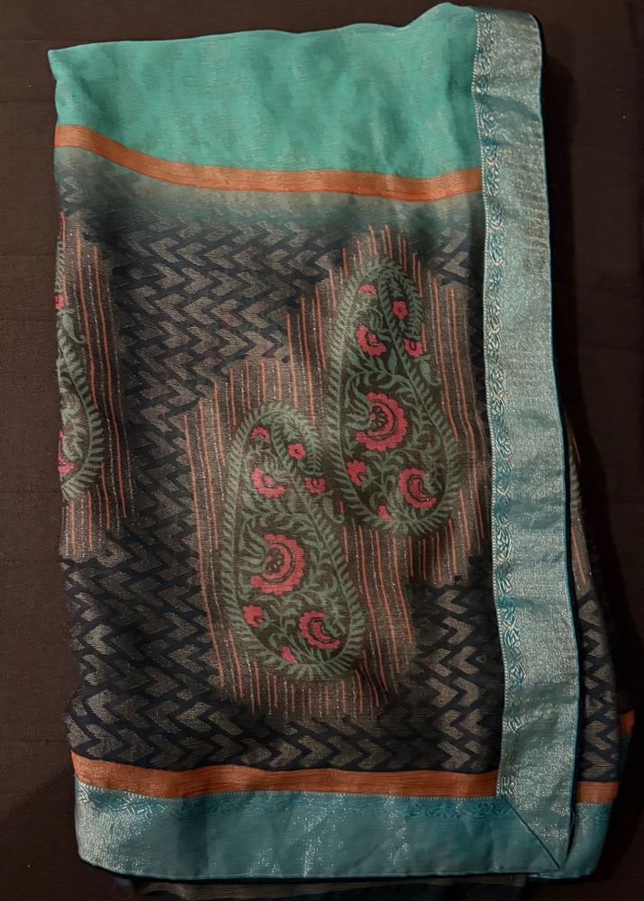 Elegant Paisley Print Saree
