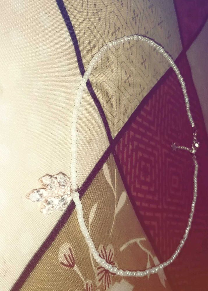 seeds beads necklace with leave stone pendent