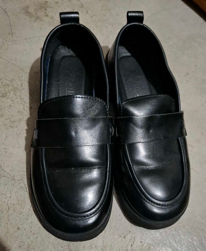 women Loafers (Free delivery)