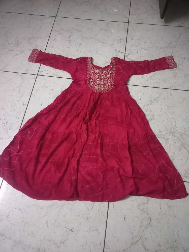 Elegant Red Embroidered Kurta