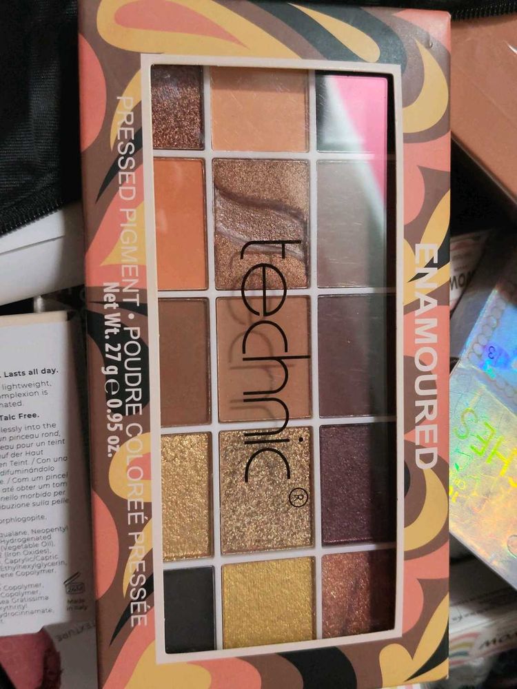 Technic Enamoured Eyeshadow Palette
