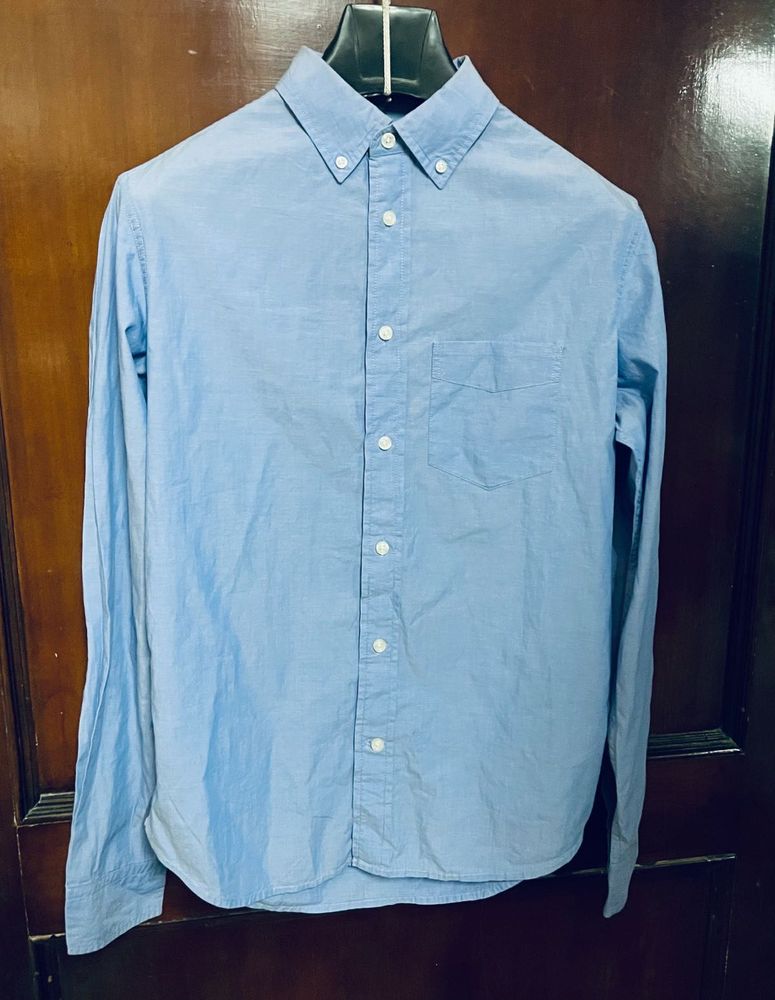Gap Classic Blue Button-Down Shirt
