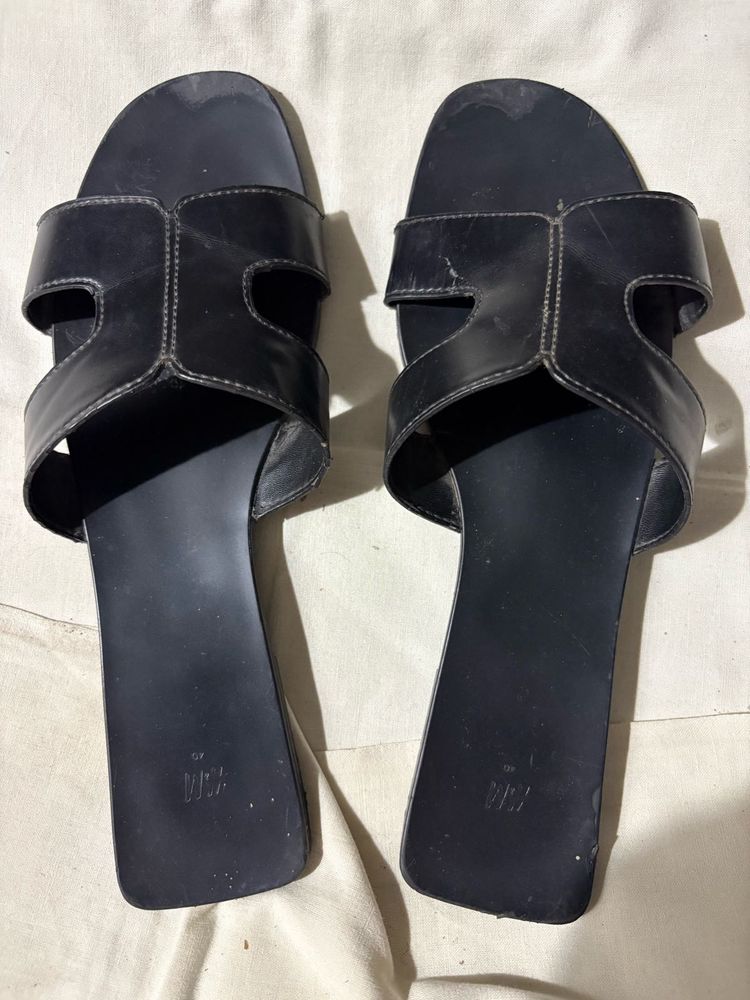 Black H Sandals