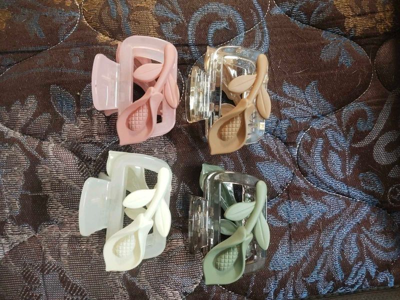 Set of 4 Decorative Hair Claw Clips