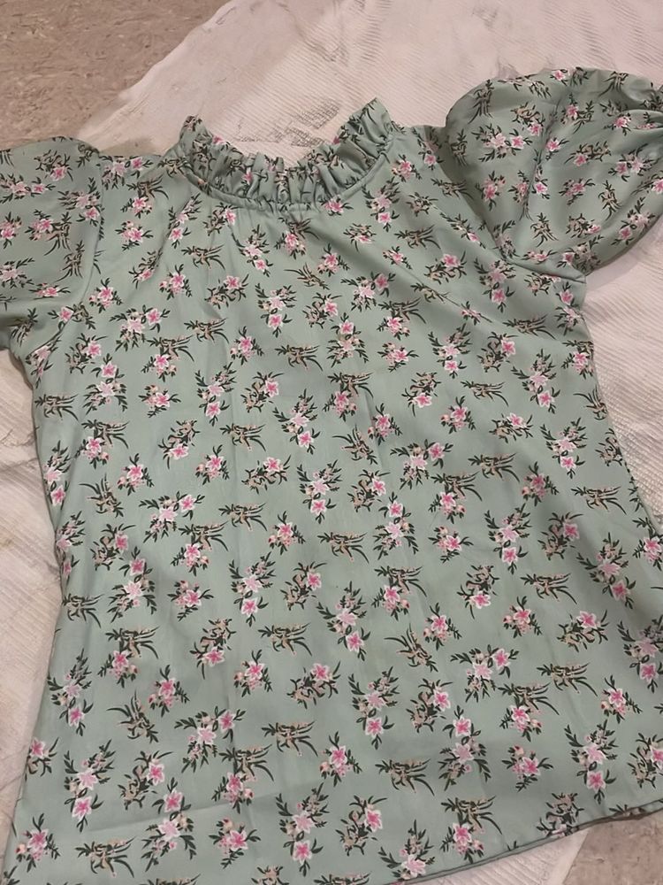 PRETTY PUFFED SLEEVES TOP FOR WOMEN - PISTA GREEN