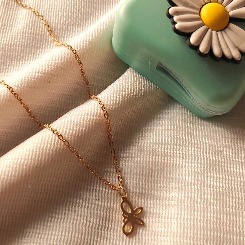 🆕 Butterfly Charm Necklace