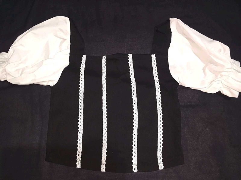 Black &amp; White Puff Sleeve crop top