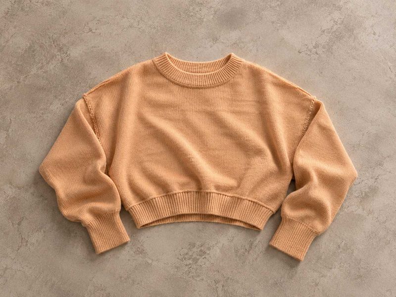 PEACH BEIGE CROPPED KNIT SWEATER