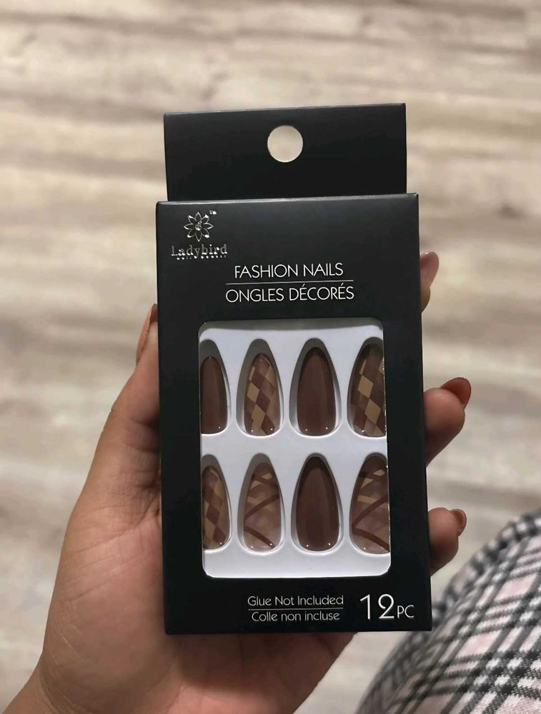 Trendy Chocolate Brown Press-On Nails