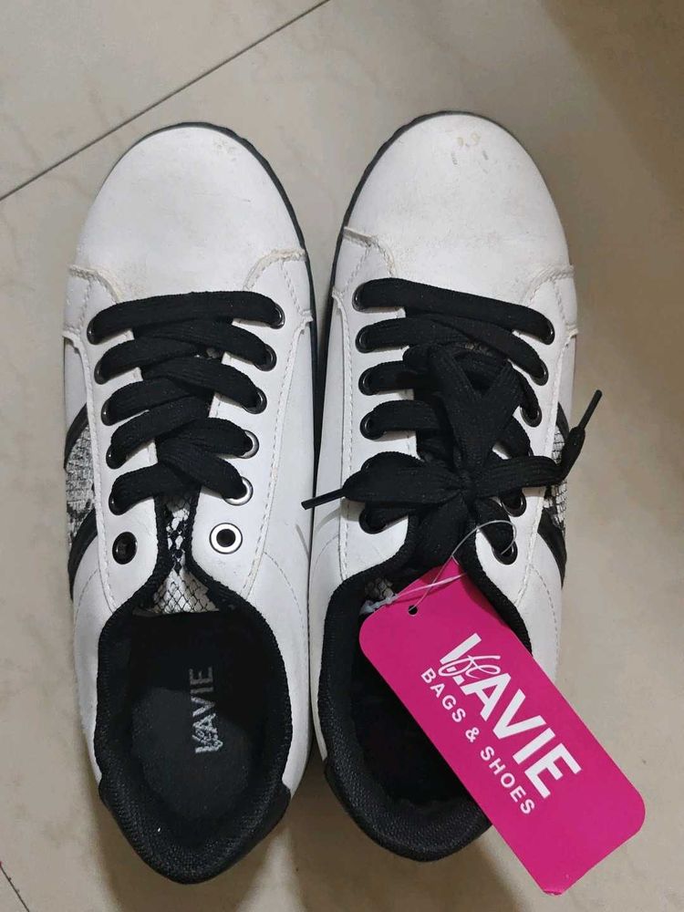 LAVIE White Sneakers with Black Laces