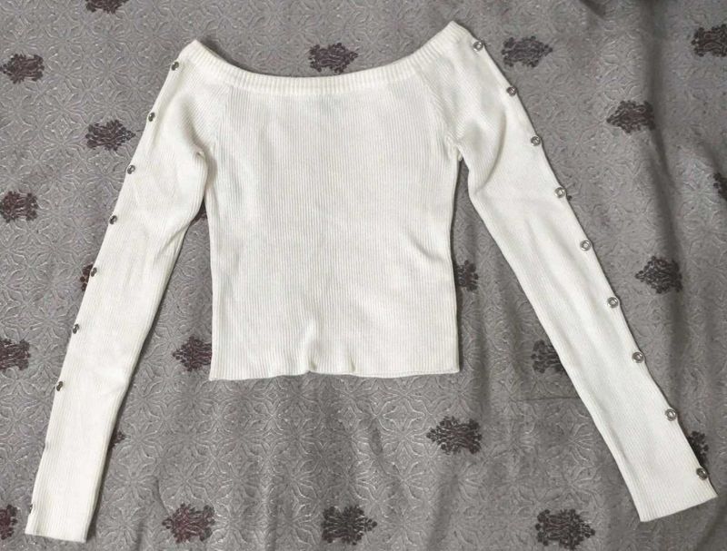 🤍 Classic White Full-Sleeve Top