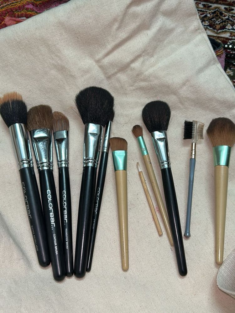 Assorted Makeup Brushes Set