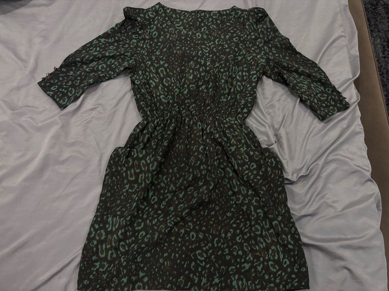 Chic Leopard Print Midi Dress