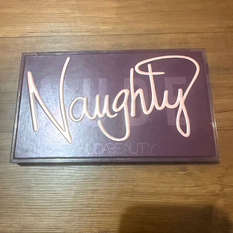 Huda Beauty Naughty Nude Eyeshadow Palette
