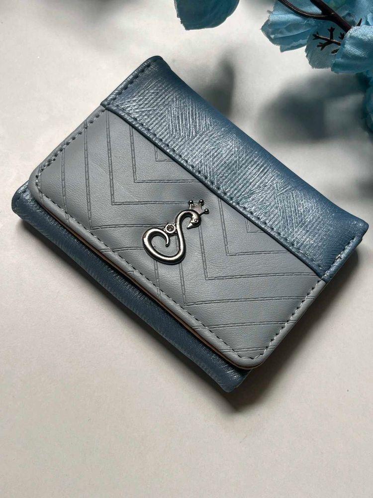 Stylish Blue Tri-Fold Wallet