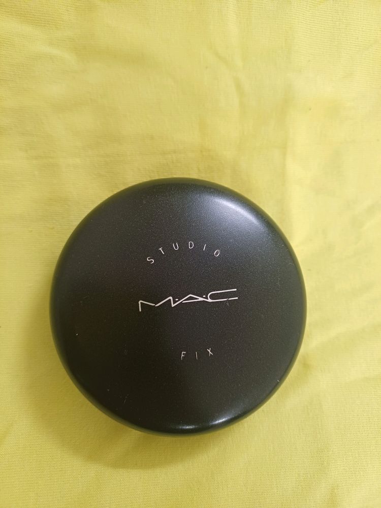 🩷🩷MAC POWDER PLUS FOUNDATION NC 45