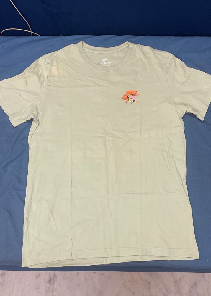 Nike Graphic T-Shirt