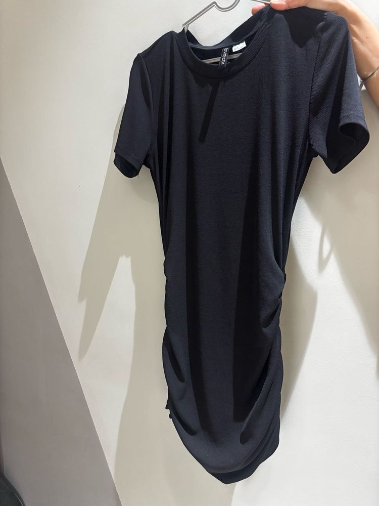 H&amp;M Ruched  Short Sleeve Dress