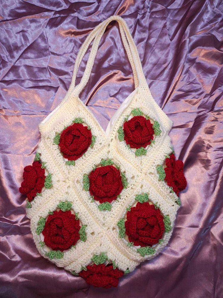 Chic Crochet Rose tote bag