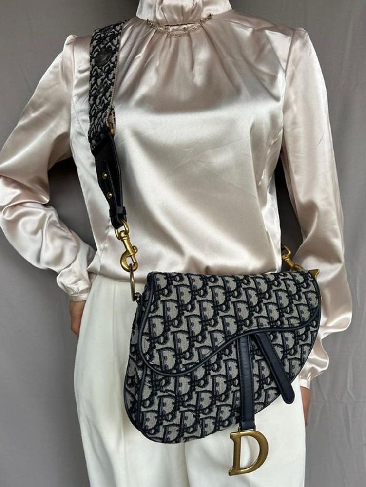 Auth Christian Dior Oblique medium saddle