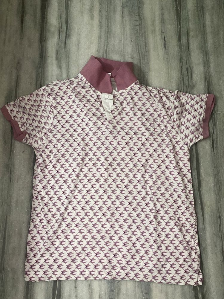 Pink  and white collar T shirt
