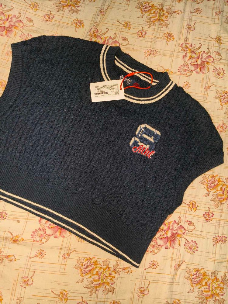 Navy Blue Sleeveless Knit Top with Patch