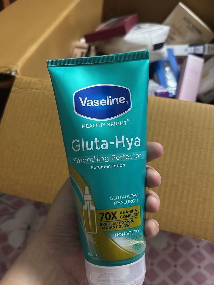 Vaseline Gluta-Hya Smoothing Perfector Lotion