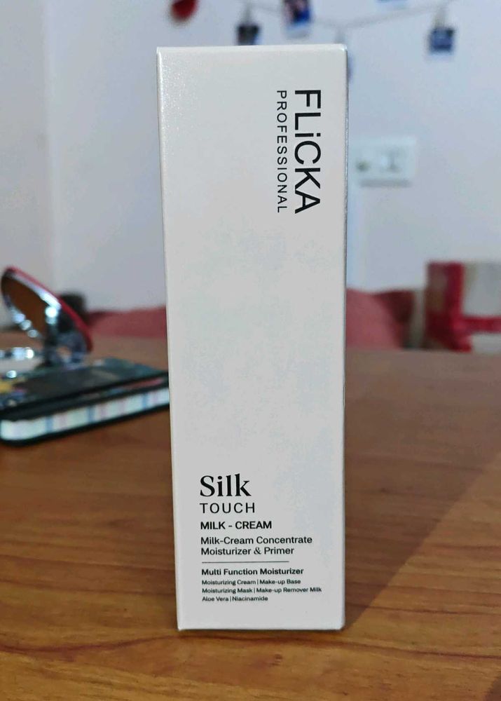 Flicka Silk Touch Moisturizer&amp;Primer