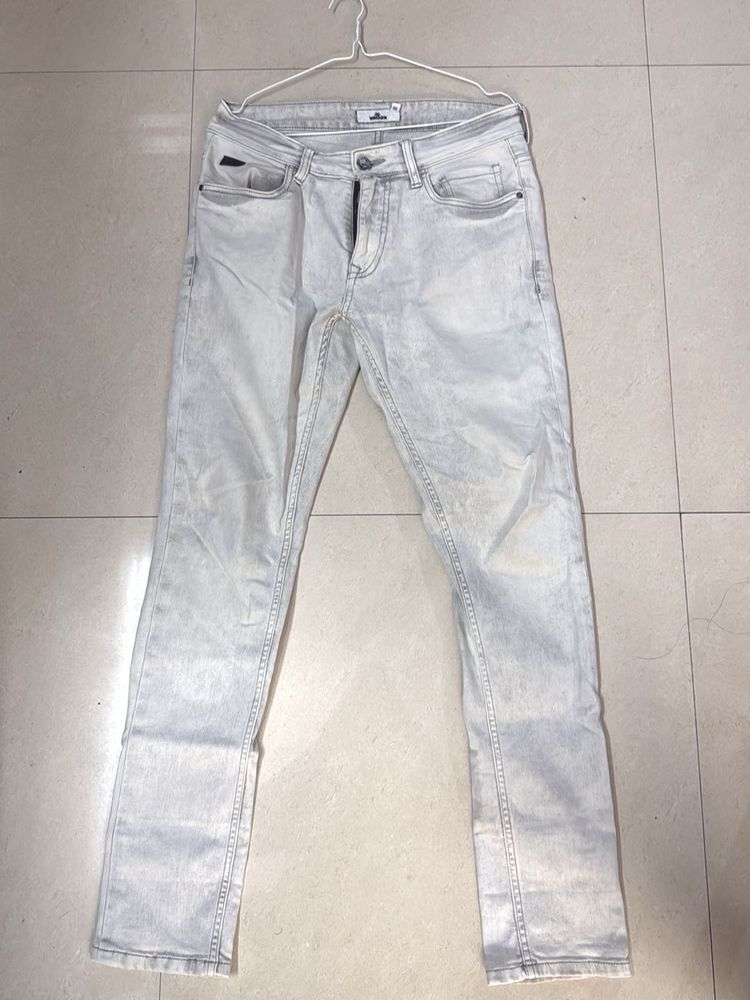 Light Wash Slim Fit Jeans