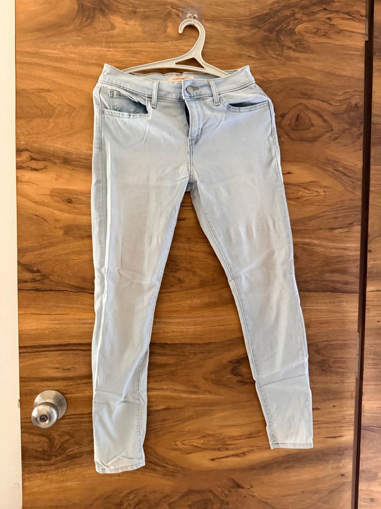 Levi Light Wash Skinny Jeans